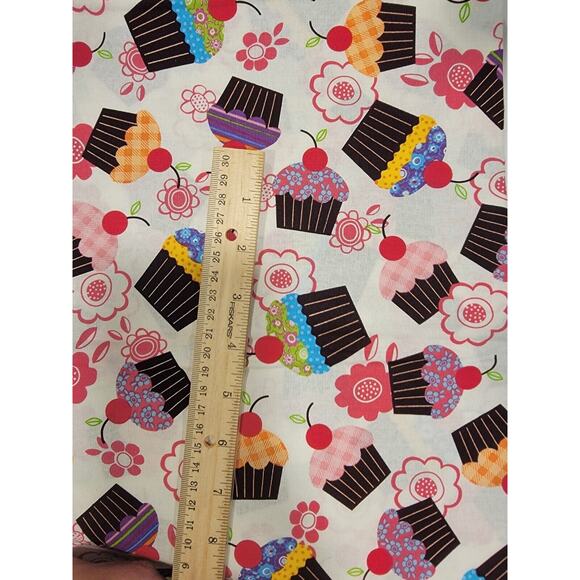 CUPCAKE GALORE White COTTON FABRIC 2 YARDS Sewing Quilting New - Picture 2 of 6